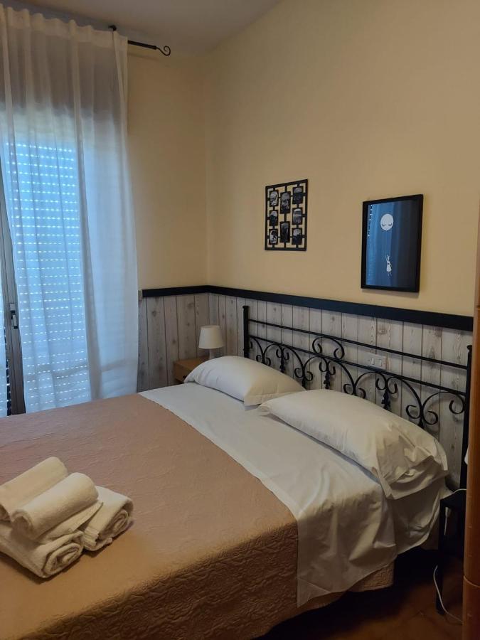 Albergo Ristorante Bar Pizzeria La Lanterna Santi Cosma e Damiano エクステリア 写真