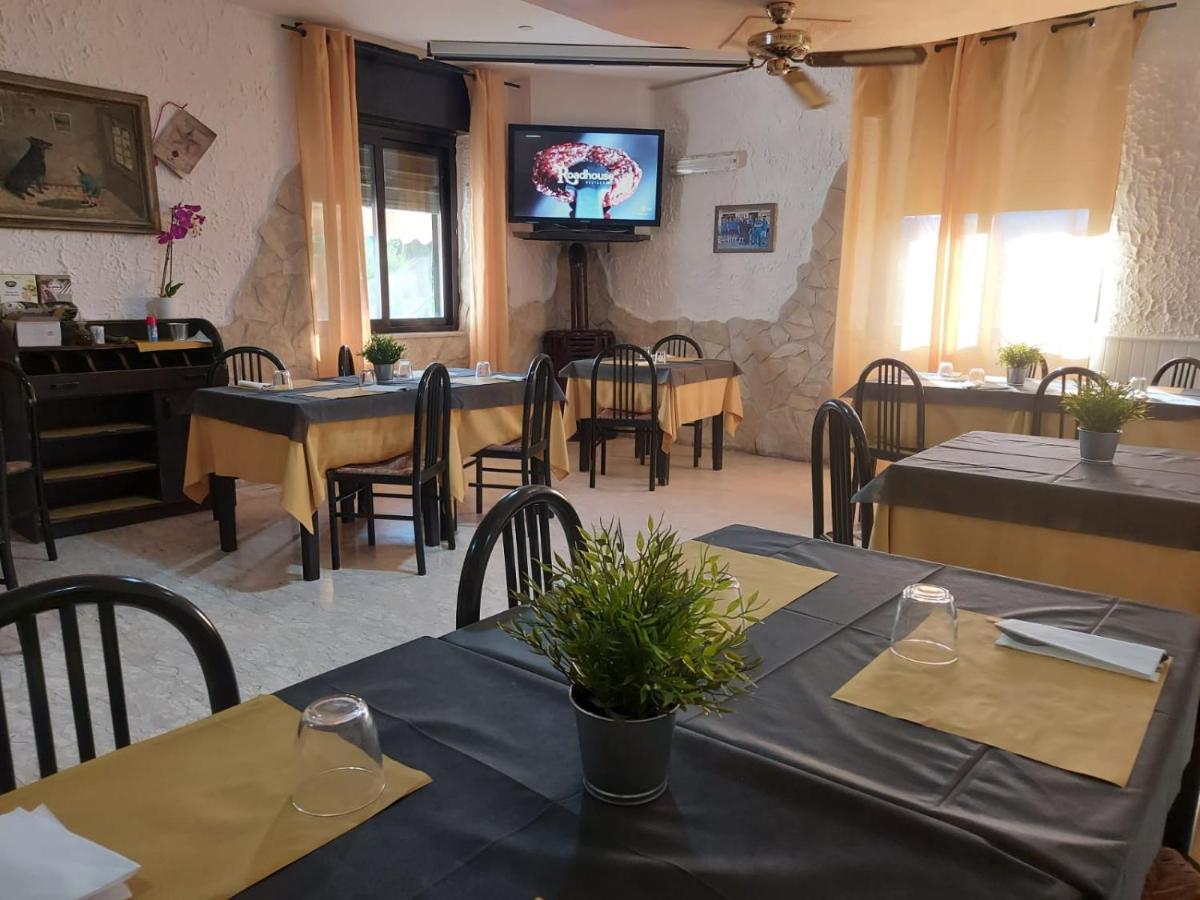 Albergo Ristorante Bar Pizzeria La Lanterna Santi Cosma e Damiano エクステリア 写真