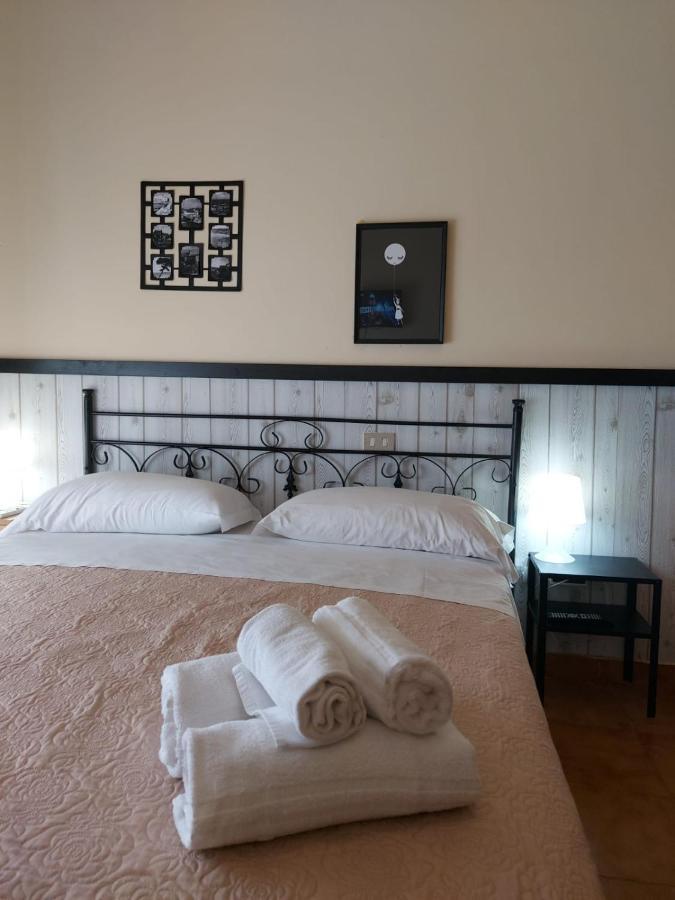 Albergo Ristorante Bar Pizzeria La Lanterna Santi Cosma e Damiano エクステリア 写真